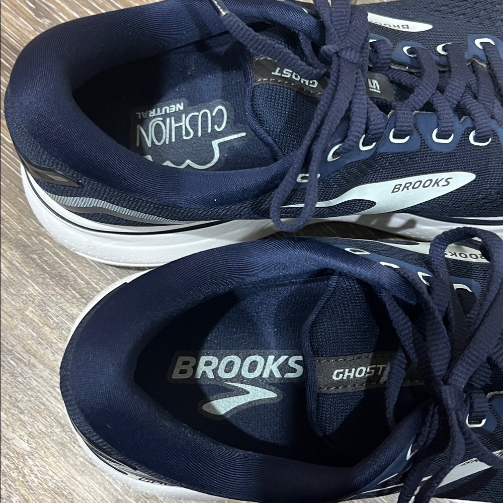Brooks Women’s Ghost 15 Running Shoes - navy blue and White - Picture 6 of 9